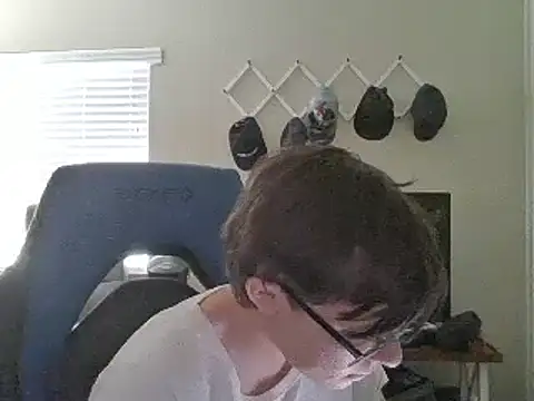 Snapshot of KaliSnow199623 chatting on 01-09-25, 10:20 KaliSnow199623 online show from 01-09-25, 10:20