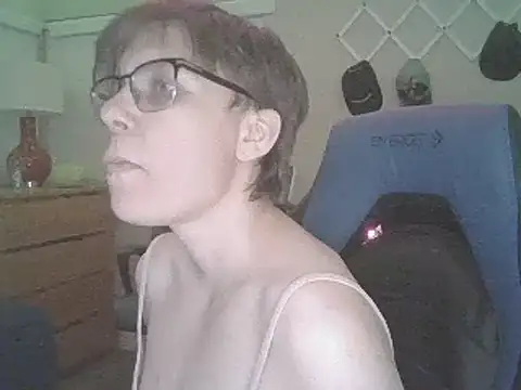 Snapshot of KaliSnow199623 chatting on 01-19-25, 04:12 KaliSnow199623 online show from 01-19-25, 04:12