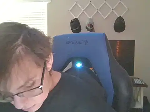 Snapshot of KaliSnow199623 chatting on 02-06-25, 09:38 KaliSnow199623 online show from 02-06-25, 09:38