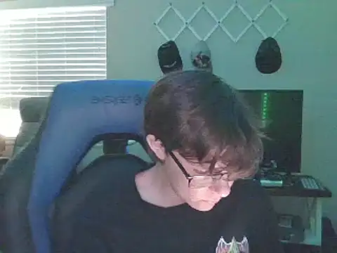 Snapshot of KaliSnow199623 chatting on 02-07-25, 12:42 KaliSnow199623 online show from 02-07-25, 12:42