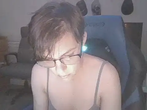 Snapshot of KaliSnow199623 chatting on 02-16-25, 03:04 KaliSnow199623 online show from 02-16-25, 03:04