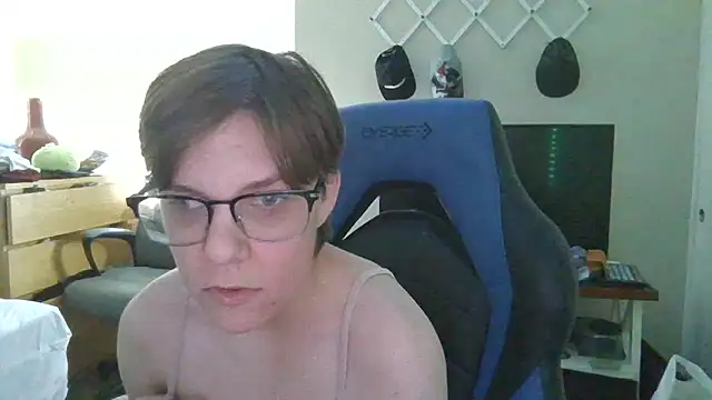 Snapshot of KaliSnow199623 chatting on 02-17-25, 12:32 KaliSnow199623 online show from 02-17-25, 12:32