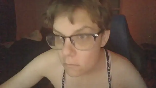 Snapshot of KaliSnow199623 chatting on 09-11-25, 01:00 KaliSnow199623 online show from 09-11-25, 01:00