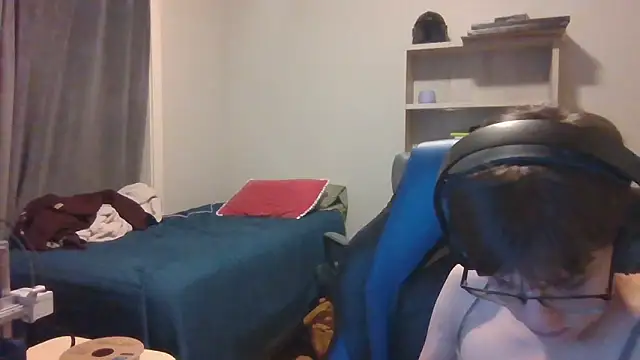 Snapshot of KaliSnow199623 chatting on 11-04-25, 04:11 KaliSnow199623 online show from 11-04-25, 04:11