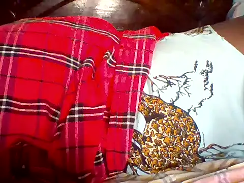 Snapshot of missarpie chatting on 10-12-25, 12:20 missarpie online show from 10-12-25, 12:20