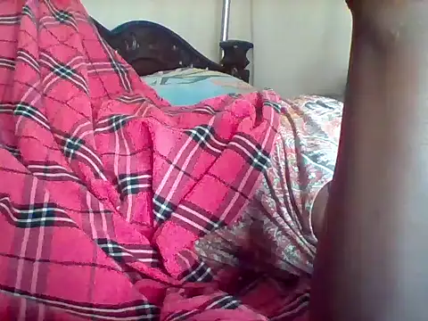 Snapshot of missarpie chatting on 10-31-25, 01:17 missarpie online show from 10-31-25, 01:17