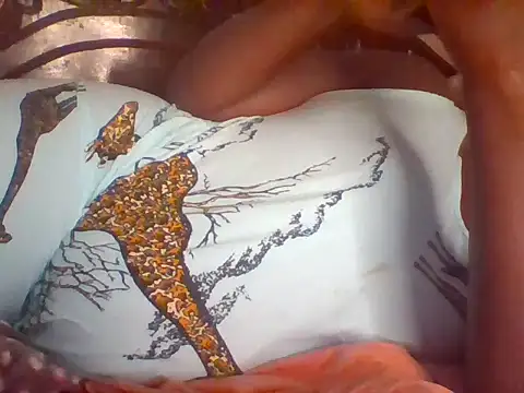 Snapshot of missarpie chatting on 12-15-25, 09:52 missarpie online show from 12-15-25, 09:52