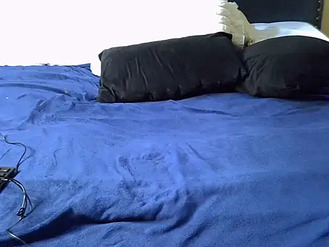 Snapshot of Bed_cinnamon chatting on 12-18-25, 11:16 Bed cinnamon online show from 12-18-25, 11:16