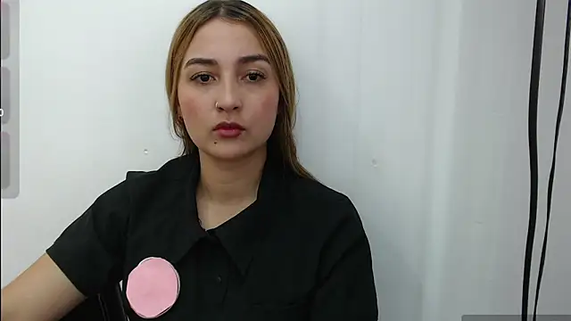 Snapshot of salome__lopez_ chatting on 11-20-25, 02:39 salome lopez online show from 11-20-25, 02:39