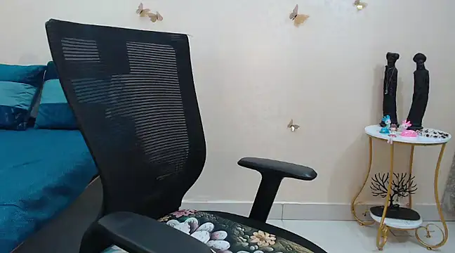 Inviting Aanya online show from 03-01-25, 12:45