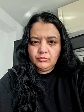 sarahhh1987 online show from 03-08-26, 07:23