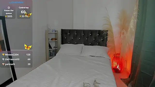 AnntoniaWood online show from 01-15-25, 05:58