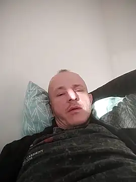 Snapshot of Singlepennis chatting on 03-19-25, 04:34 Singlepennis online show from 03-19-25, 04:34