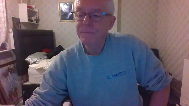 Snapshot of shaun63m chatting on 01-18-26, 01:53 shaun63m online show from 01-18-26, 01:53