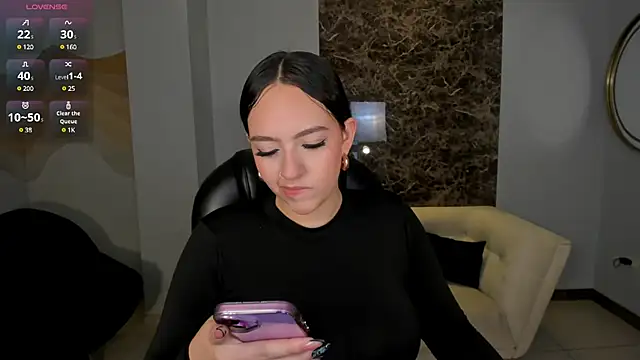 Snapshot of BellaRose_X chatting on 12-12-24, 03:32 BellaRose X online show from 12-12-24, 03:32