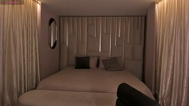 Snapshot of BellaRose_X chatting on 12-29-24, 04:05 BellaRose X online show from 12-29-24, 04:05