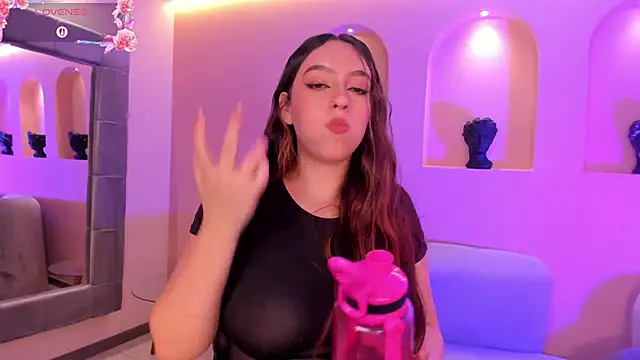 Snapshot of BellaRose_X chatting on 02-20-25, 07:12 BellaRose X online show from 02-20-25, 07:12