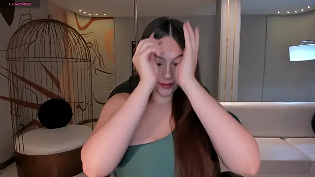 Snapshot of BellaRose_X chatting on 03-06-25, 03:24 BellaRose X online show from 03-06-25, 03:24