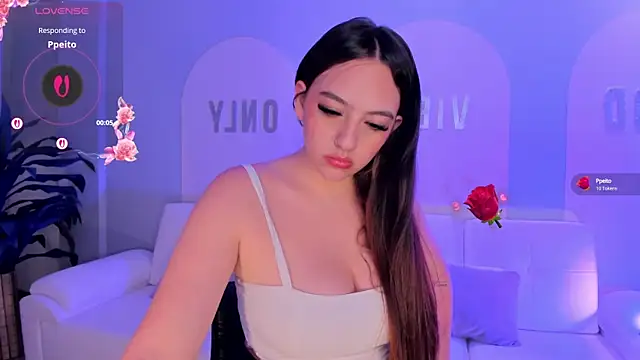 Snapshot of BellaRose_X chatting on 03-07-25, 10:35 BellaRose X online show from 03-07-25, 10:35