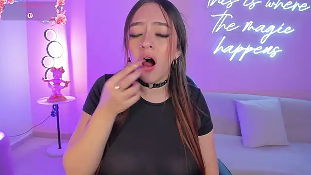 Snapshot of BellaRose_X chatting on 03-23-25, 06:37 BellaRose X online show from 03-23-25, 06:37