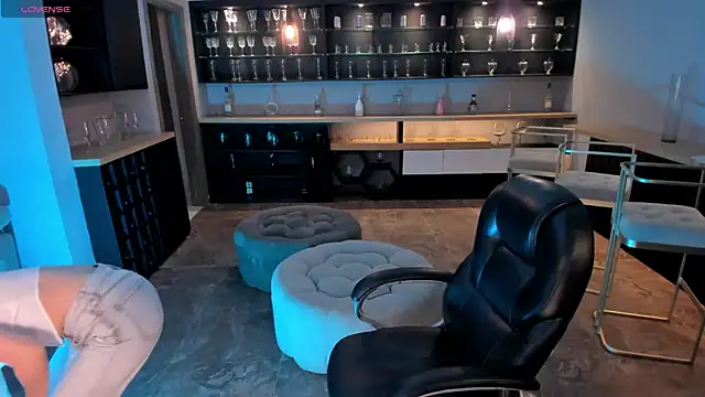 ViolettHansson online show from 03-08-25, 07:09