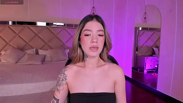 ViolettHansson online show from 09-23-25, 06:22