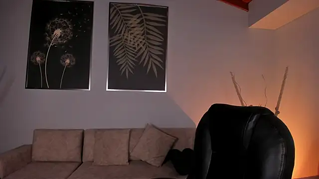 ViolettHansson online show from 09-28-25, 11:48