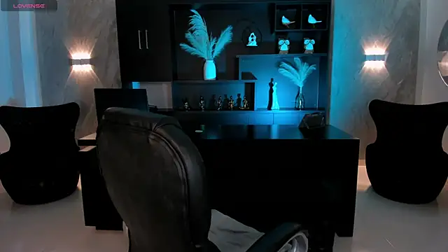 ViolettHansson online show from 10-03-25, 06:27