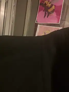 Snapshot of holyeroticss chatting on 12-17-24, 02:55 holyeroticss online show from 12-17-24, 02:55