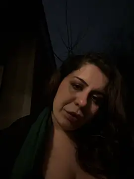 Snapshot of holyeroticss chatting on 12-18-24, 04:20 holyeroticss online show from 12-18-24, 04:20