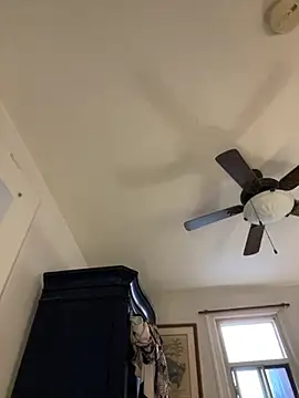 Snapshot of holyeroticss chatting on 02-01-25, 07:44 holyeroticss online show from 02-01-25, 07:44