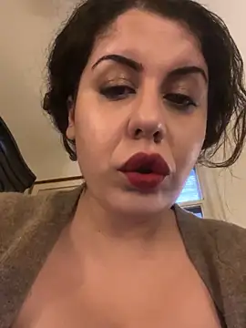 Snapshot of holyeroticss chatting on 10-05-25, 09:13 holyeroticss online show from 10-05-25, 09:13