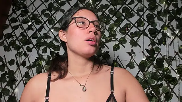 Snapshot of CoralineSanchez chatting on 09-19-25, 03:19 CoralineSanchez online show from 09-19-25, 03:19