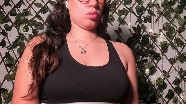 Snapshot of CoralineSanchez chatting on 09-20-25, 03:18 CoralineSanchez online show from 09-20-25, 03:18