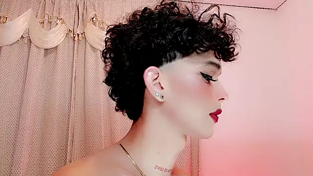 Snapshot of Marian_LV chatting on 12-14-25, 06:08 Marian LV online show from 12-14-25, 06:08