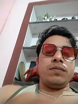 Snapshot of roadtucker123 chatting on 02-08-26, 12:08 roadtucker123 online show from 02-08-26, 12:08