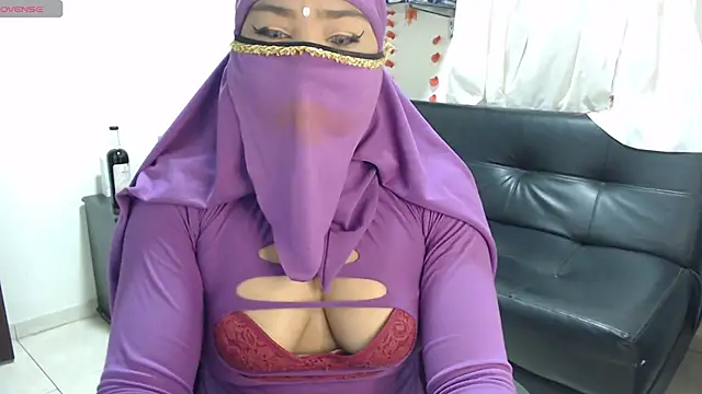 Aaliyah brown online show from 12-24-24, 08:33