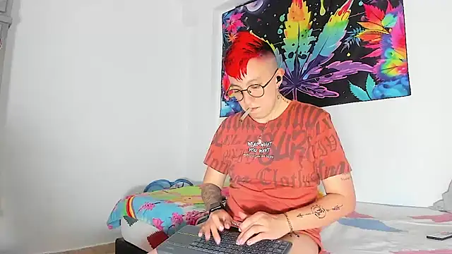 Snapshot of Sexyboy_666 chatting on 12-20-25, 01:23 Sexyboy 666 online show from 12-20-25, 01:23