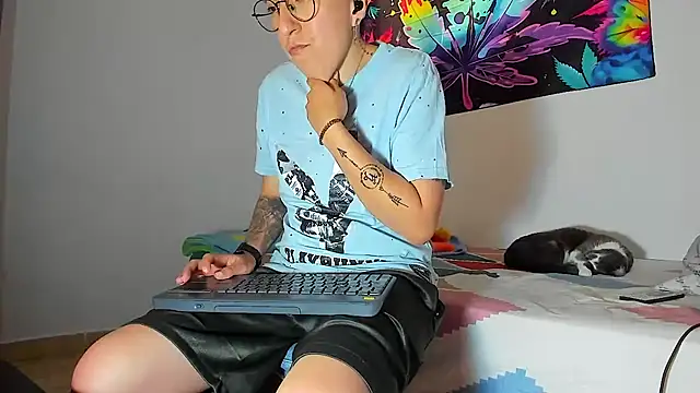 Snapshot of Sexyboy_666 chatting on 12-22-25, 03:20 Sexyboy 666 online show from 12-22-25, 03:20