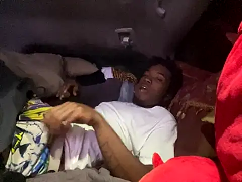 SlimeCrownzOut5 online show from 10-31-25, 03:18