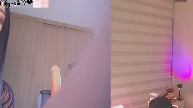 Snapshot of Shani_tay chatting on 10-14-25, 03:40 Shani tay online show from 10-14-25, 03:40