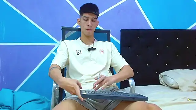 Snapshot of jhony-sex chatting on 02-03-25, 11:26 jhony-sex online show from 02-03-25, 11:26