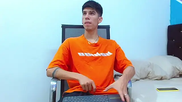 Snapshot of jhony-sex chatting on 03-19-25, 02:48 jhony-sex online show from 03-19-25, 02:48