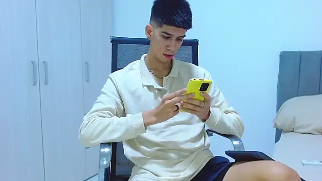 Snapshot of jhony-sex chatting on 10-15-25, 06:13 jhony-sex online show from 10-15-25, 06:13