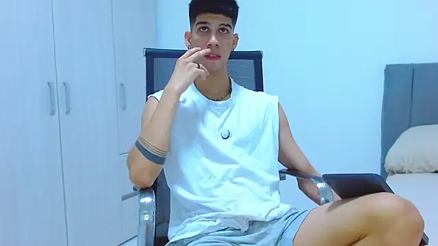 Snapshot of jhony-sex chatting on 10-16-25, 04:57 jhony-sex online show from 10-16-25, 04:57