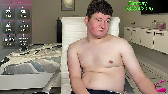 Lorenzo hernandez online show from 10-13-25, 07:14