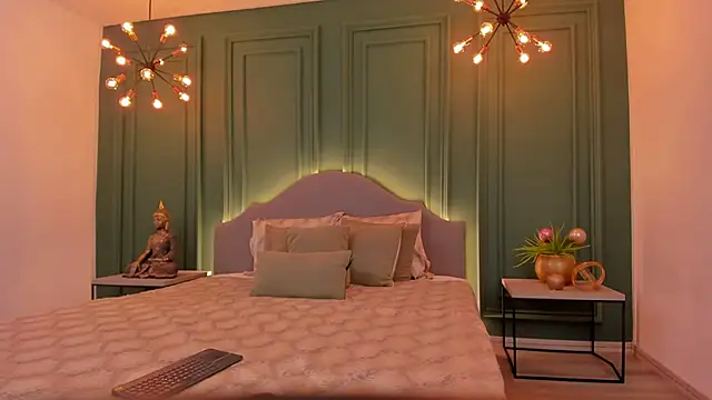 Snapshot of IrisBaker chatting on 12-15-24, 05:20 IrisBaker online show from 12-15-24, 05:20