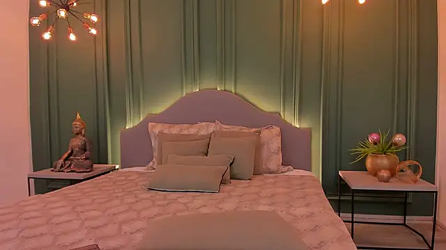 Snapshot of IrisBaker chatting on 12-16-24, 08:48 IrisBaker online show from 12-16-24, 08:48