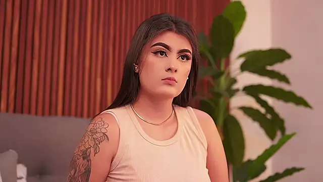 Snapshot of IrisBaker chatting on 02-06-25, 10:21 IrisBaker online show from 02-06-25, 10:21