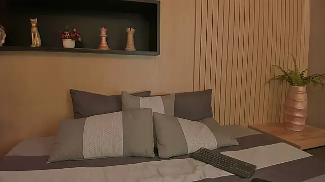 Snapshot of IrisBaker chatting on 02-18-25, 10:47 IrisBaker online show from 02-18-25, 10:47